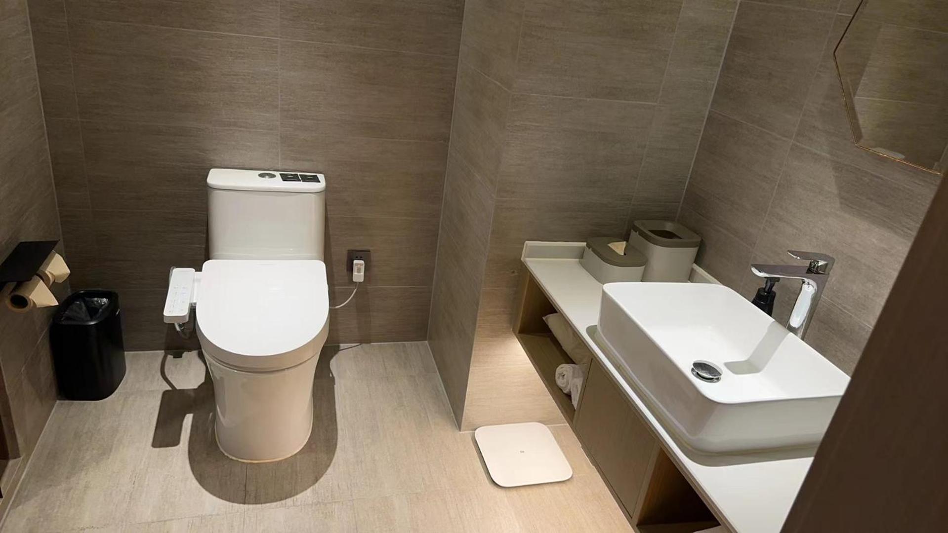 Atour Lujiazui Babaiban Hotel 4*